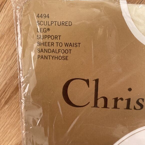 Christian Dior New Alabaster Sheer To Waist Sandalfoot Pantyhose Size 2 - Picture 3 of 8